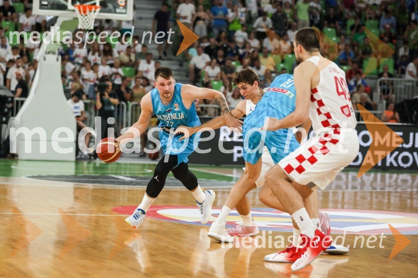  Luka  Dončić, košarkar;  Ivica Zubac, košarkašKošarkarska tekma Slovenija -  Hrvaška