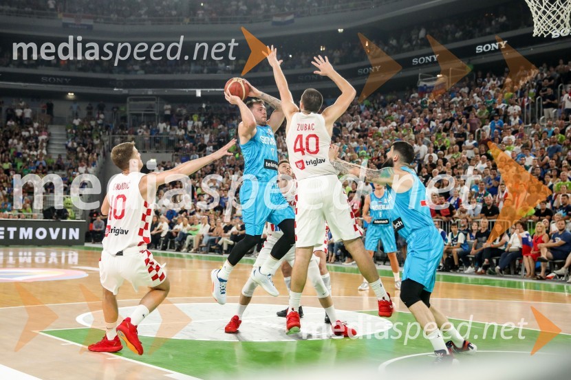  Lovro Gnjidić, košarkaš;  Luka  Dončić, košarkar;  Ivica Zubac, košarkašKošarkarska tekma Slovenija -  Hrvaška