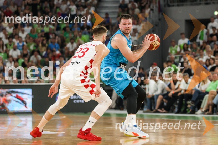  Mateo Drežnjak, košarkaš;  Luka  Dončić, košarkarKošarkarska tekma Slovenija -  Hrvaška