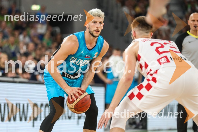  Aleksej  Nikolić, košarkar;  Mateo Drežnjak, košarkašKošarkarska tekma Slovenija -  Hrvaška