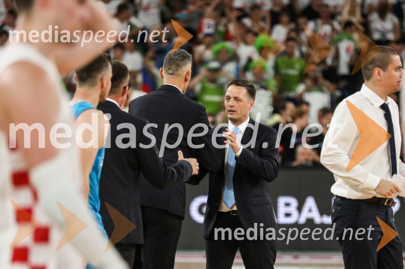  ... ;  Aleksander Sekulić, selektorKošarkarska tekma Slovenija -  Hrvaška