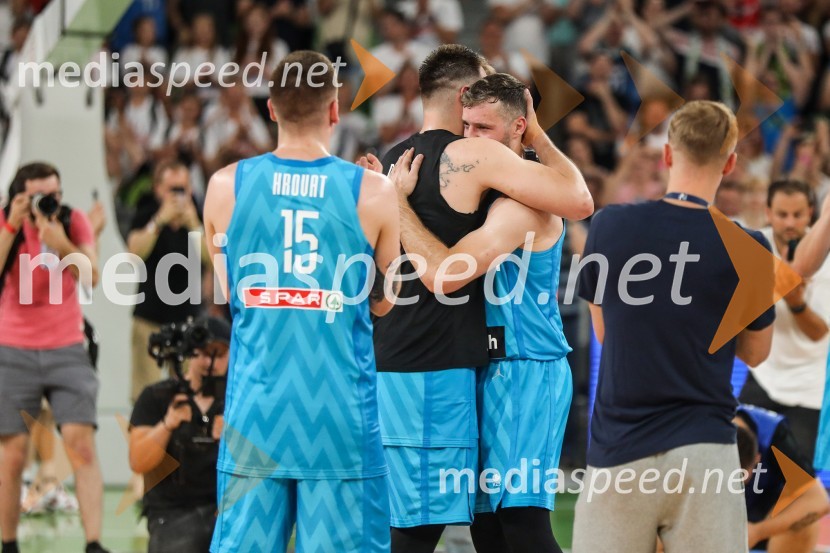  Gregor  Hrovat, košarkar;  Luka  Dončić, košarkar;  Zoran Dragić, košarkarKošarkarska tekma Slovenija -  Hrvaška