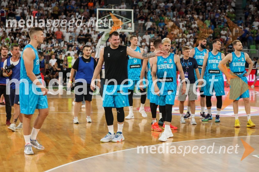  Edo Murić, košarkar;  Luka  Dončić, košarkar;  Aleksej  Nikolić, košarkarKošarkarska tekma Slovenija -  Hrvaška