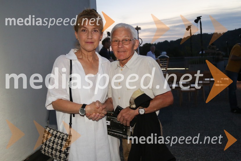  Barbara Hieng Samobor, direktorica in umetniška vodja MGLMojster, premiera