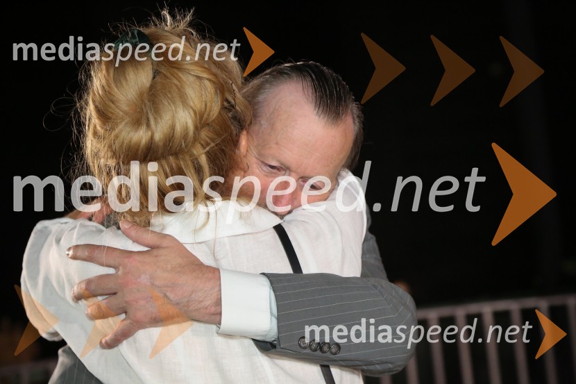  Barbara Hieng Samobor, direktorica in umetniška vodja MGL;  Alojz Svete, igralecMojster, premiera