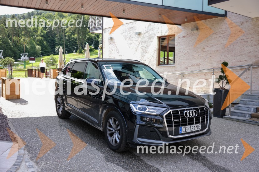 Grand Tour - slavni avtomobilski trio na obisku v Mariboru