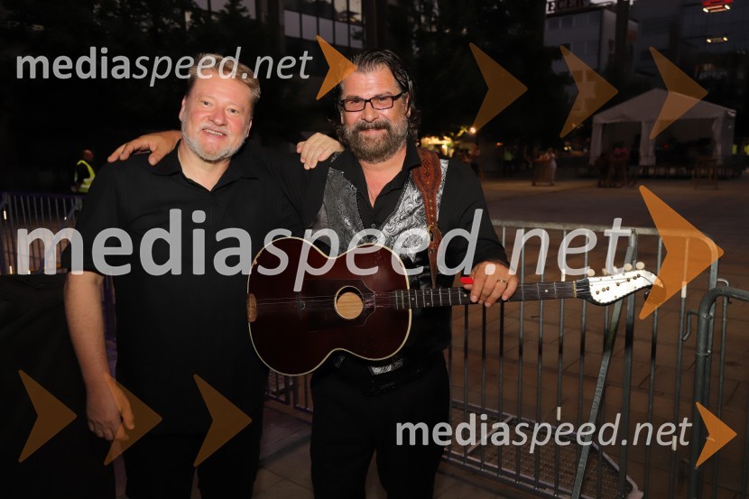  Saša Olenjuk, koncertni mojster;  Igor Misdaris, glasbenik, skupina ŠukarFestival Lent 2022, zaključek