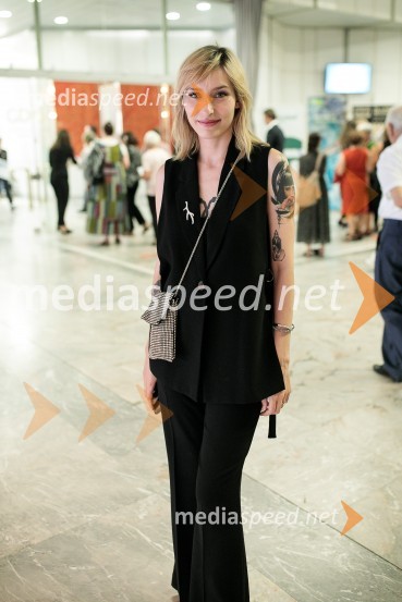  Sara Briški Cirman - Raiven, pevka, harfistkaRekviem, Festival Ljubljana 2022