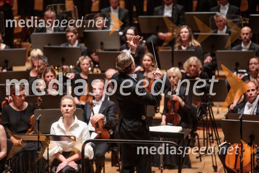  Elina Garanča, operna pevka;  Roberto Abbado, dirigentRekviem, Festival Ljubljana 2022