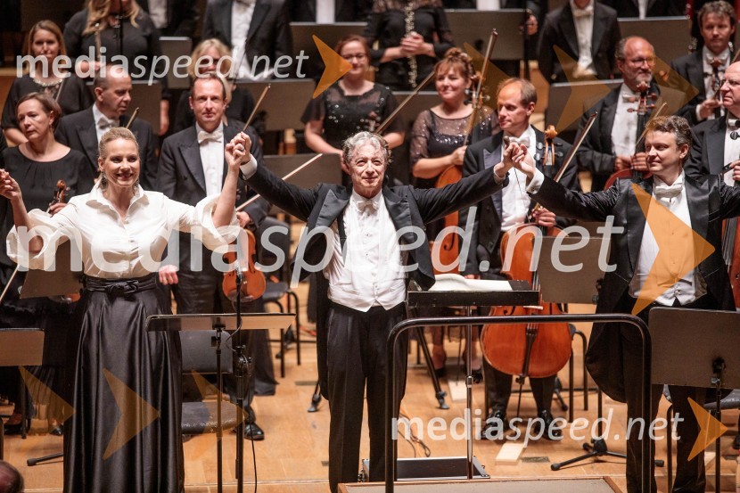  Elina Garanča, operna pevka;  Roberto Abbado, dirigent;  Dmytro Popov, operni pevecRekviem, Festival Ljubljana 2022
