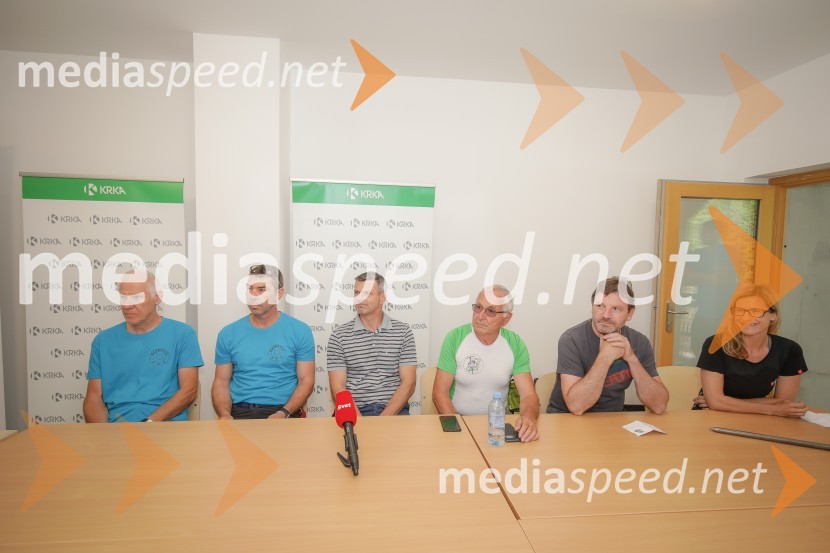  Jože Rovan, predsednik PZS;  Uroš Zagoričnik;  Boštjan Grobler, podžupan Novo mesto;  Anton Progar;  Miha Marenče;   Ana Cergolj Kebler, Zavarovalnica TriglavVedno več obiskovalcev gora, več dela za markaciste