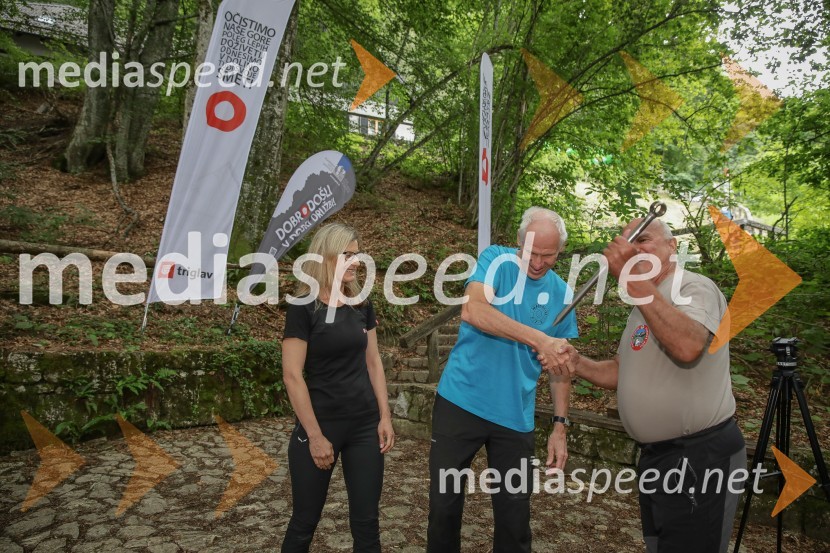   Ana Cergolj Kebler, Zavarovalnica Triglav;  Jože Rovan, predsednik PZS;  Marko Kopač, predsednik PD Kranjska Gora Vedno več obiskovalcev gora, več dela za markaciste