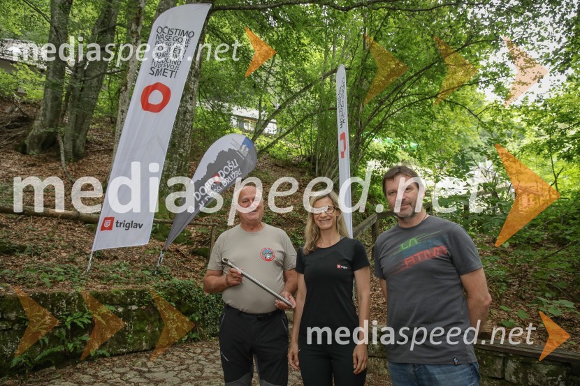  Marko Kopač, predsednik PD Kranjska Gora ;   Ana Cergolj Kebler, Zavarovalnica Triglav;  Miha MarenčeVedno več obiskovalcev gora, več dela za markaciste