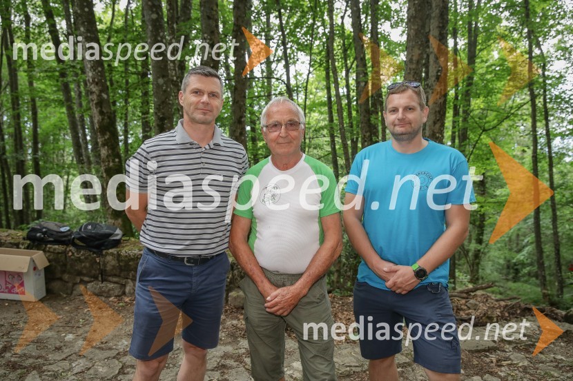  Boštjan Grobler, podžupan Novo mesto;  Anton Progar;  ... Vedno več obiskovalcev gora, več dela za markaciste