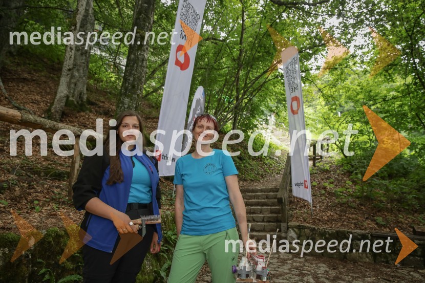 Vedno več obiskovalcev gora, več dela za markaciste