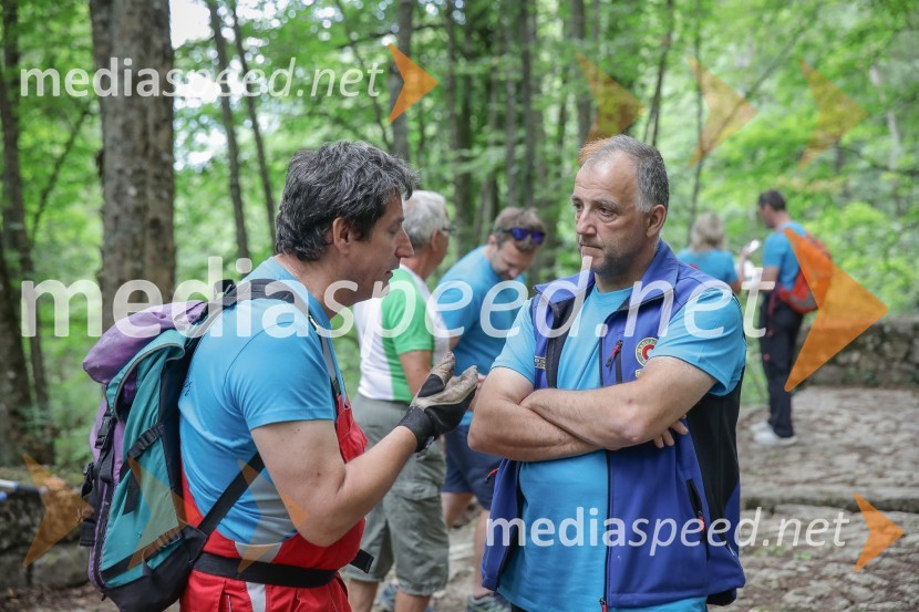 Vedno več obiskovalcev gora, več dela za markaciste
