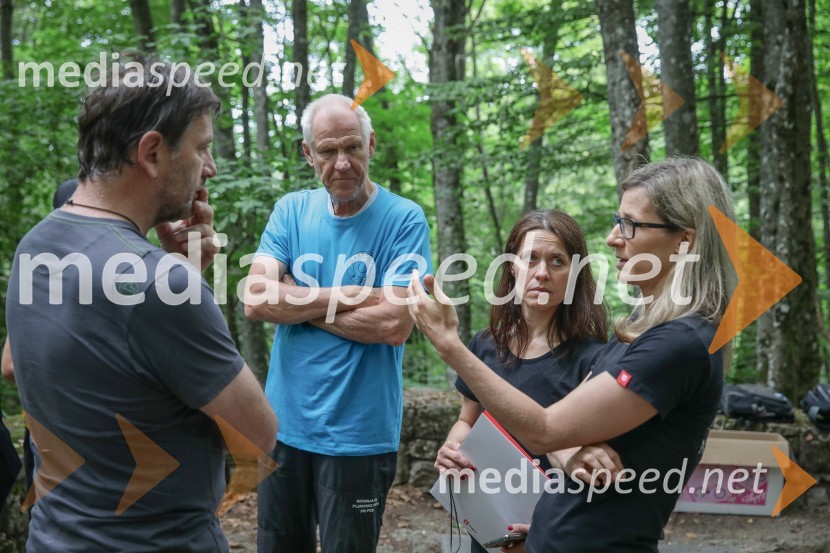  Miha Marenče;  Jože Rovan, predsednik PZS;  ... ;   Ana Cergolj Kebler, Zavarovalnica TriglavVedno več obiskovalcev gora, več dela za markaciste