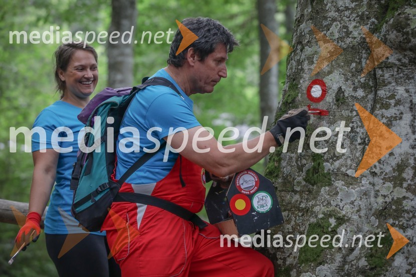 Vedno več obiskovalcev gora, več dela za markaciste