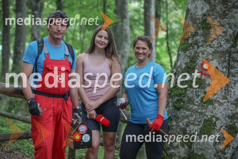 Vedno več obiskovalcev gora, več dela za markaciste