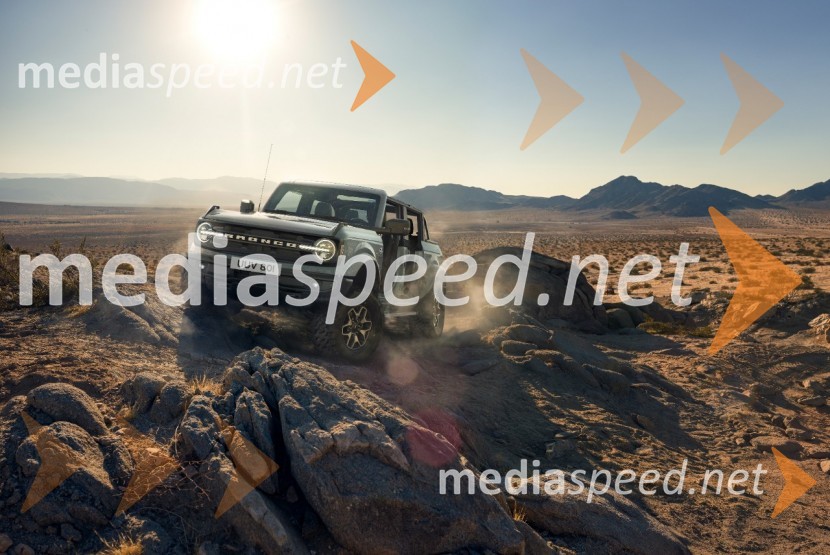 Ford Bronco se podaja na novo območje – v Evropo prihaja omejeno število kultnih ameriških terencev
