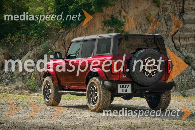 Ford Bronco se podaja na novo območje – v Evropo prihaja omejeno število kultnih ameriških terencev
