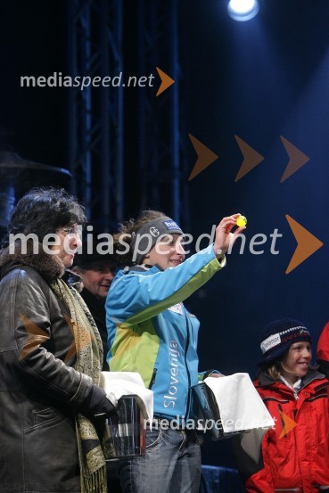 Ilka Štuhec, mladinska svetovna prvakinja v slalomuZlata Lisica, podelitev nagrad za veleslalom in žrebanje startnih številk za slalom