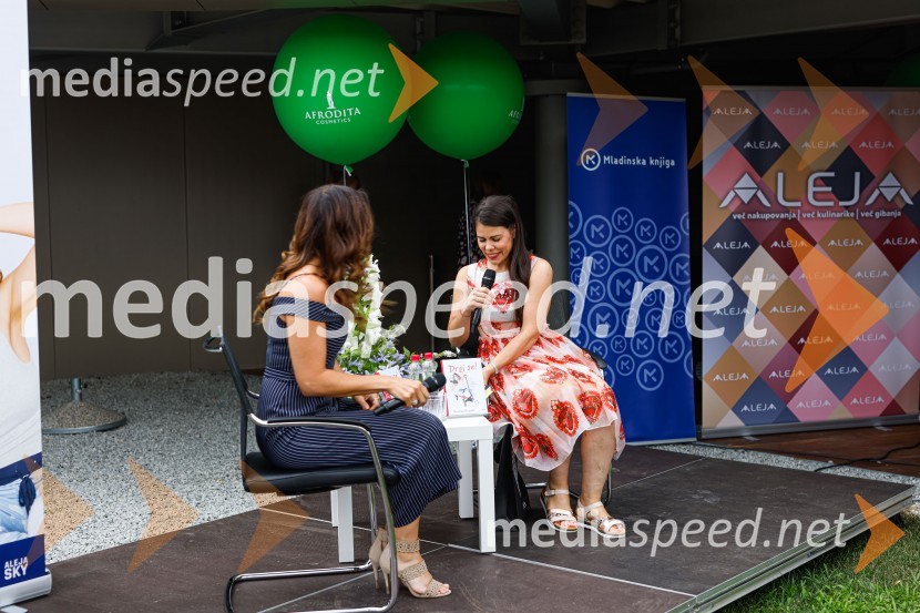  Kristina Kuzmič, spletna vplivnica;  Ana Maria Mitić, stand up komičarkaPogovor z ameriško vlogerko Kristino Kuzmič ob izidu knjige Drži se