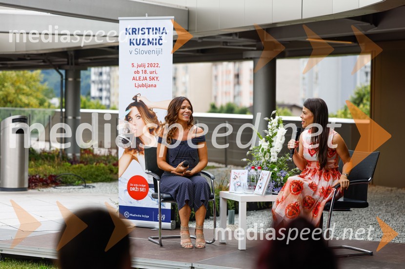  Kristina Kuzmič, spletna vplivnica;  Ana Maria Mitić, stand up komičarkaPogovor z ameriško vlogerko Kristino Kuzmič ob izidu knjige Drži se