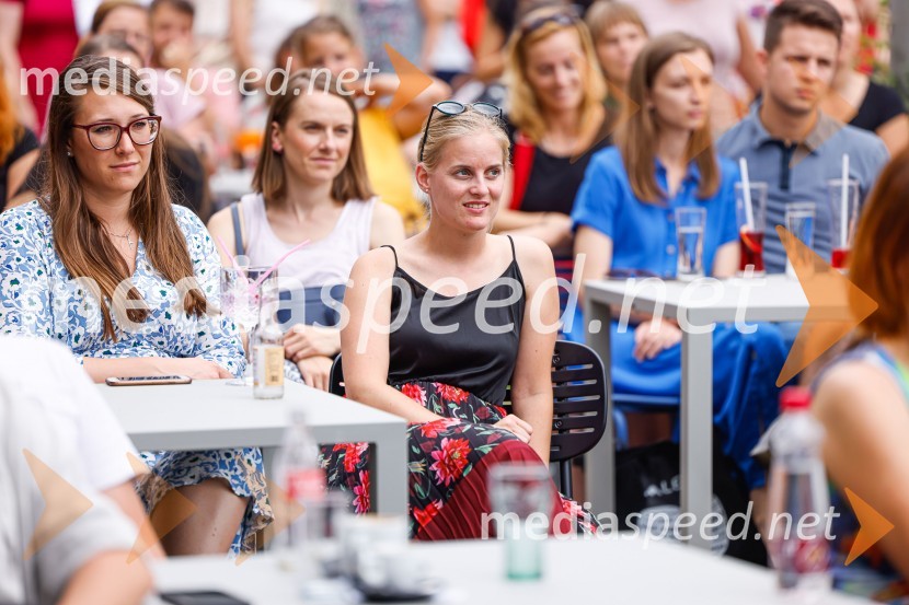 Pogovor z ameriško vlogerko Kristino Kuzmič ob izidu knjige Drži se