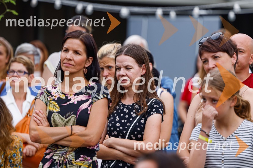 Pogovor z ameriško vlogerko Kristino Kuzmič ob izidu knjige Drži se