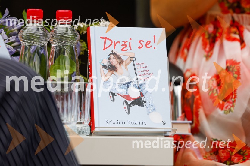 Pogovor z ameriško vlogerko Kristino Kuzmič ob izidu knjige Drži se