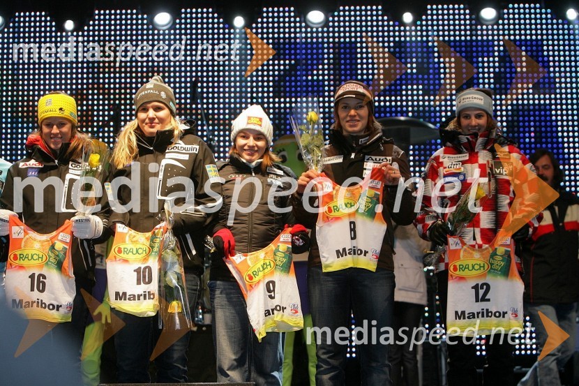 Maria Pietilae-Holmner, smučarka (Švedska), Anja Pärson, smučarka (Švedska), Nicole Gius, smučarka (Italija), Sandra Gini, smučarka (Švica) in Ana Jelušić, smučarka (Hrvaška)Zlata Lisica, podelitev nagrad za veleslalom in žrebanje startnih številk za slalom
