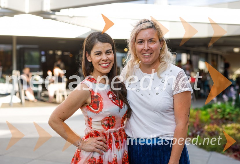  Ana Maria Mitić, stand up komičarka;  ... Pogovor z ameriško vlogerko Kristino Kuzmič ob izidu knjige Drži se