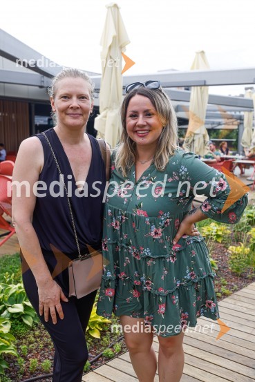  ... ;  Jerica  Zupan, radijska voditeljicaPogovor z ameriško vlogerko Kristino Kuzmič ob izidu knjige Drži se