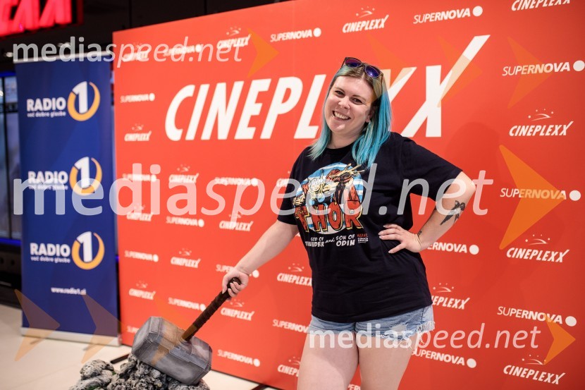  Tanja Divac, novinarkaVečer Superjunakov in premiera filma Thor: Ljubezen in grom v Cineplexxu