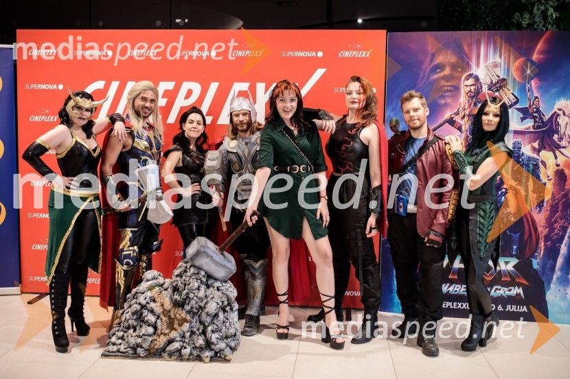  Klara Krebs, NOX;  Matic Gaiser, Thor;  Pija Demšar;  Klemen Čotar;  Kaja Kočevar, “Kaya Solo”;  Lara Mayland;  Jurij K. Koya;  Klara Čotar, Black Tea CosplayVečer Superjunakov in premiera filma Thor: Ljubezen in grom v Cineplexxu