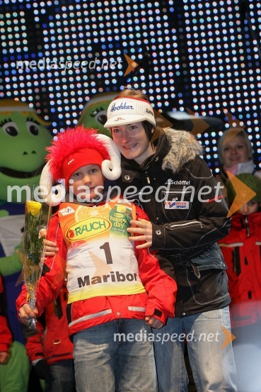 Kathrin Zettel, smučarka (Avstrija)Zlata Lisica, podelitev nagrad za veleslalom in žrebanje startnih številk za slalom