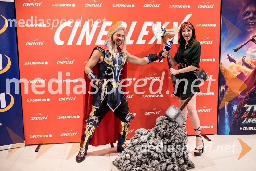  Matic Gaiser, Thor;  Kaja Kočevar, “Kaya Solo”Večer Superjunakov in premiera filma Thor: Ljubezen in grom v Cineplexxu