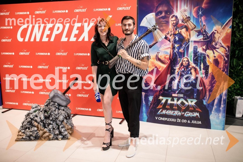  Kaja Kočevar, “Kaya Solo”;  Žan Cehnar, modelVečer Superjunakov in premiera filma Thor: Ljubezen in grom v Cineplexxu