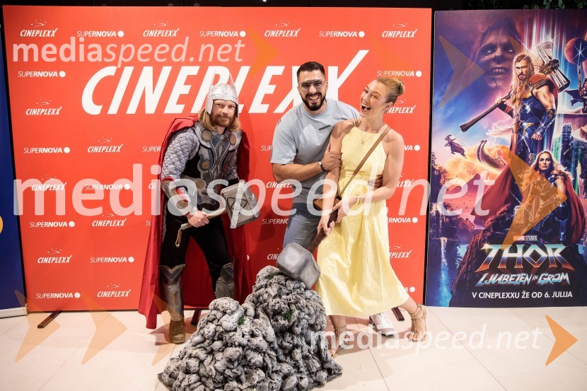  Klemen Čotar;  Challe Salle, glasbenik, raper;  Yvonne Srdoč, manekenkaVečer Superjunakov in premiera filma Thor: Ljubezen in grom v Cineplexxu