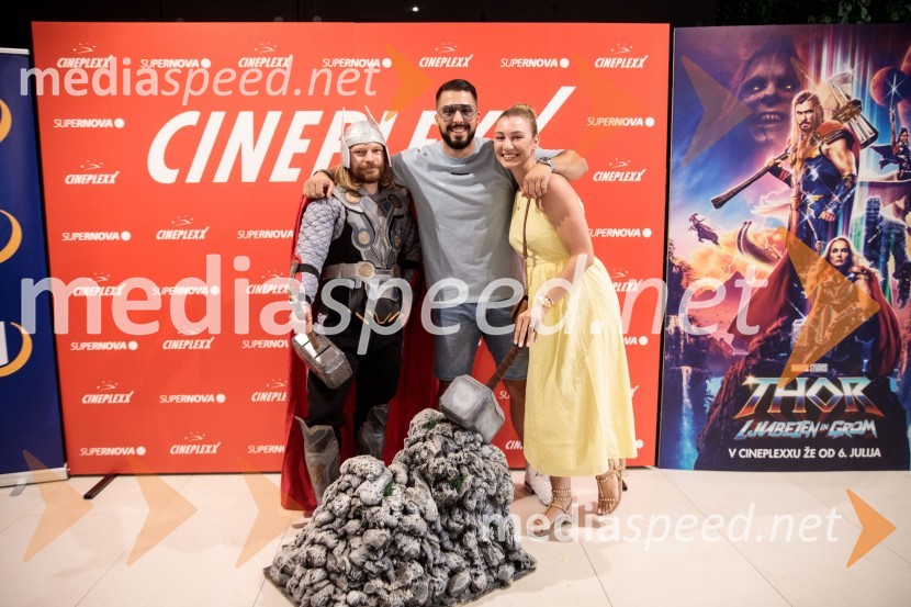  Klemen Čotar;  Challe Salle, glasbenik, raper;  Yvonne Srdoč, manekenkaVečer Superjunakov in premiera filma Thor: Ljubezen in grom v Cineplexxu