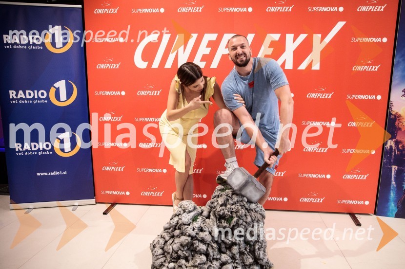  Ariana Hodžić, Miss turizma 2018;  Pero MartićVečer Superjunakov in premiera filma Thor: Ljubezen in grom v Cineplexxu