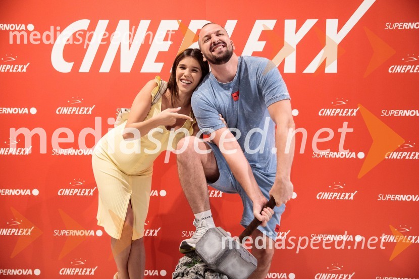  Ariana Hodžić, Miss turizma 2018;  Pero MartićVečer Superjunakov in premiera filma Thor: Ljubezen in grom v Cineplexxu