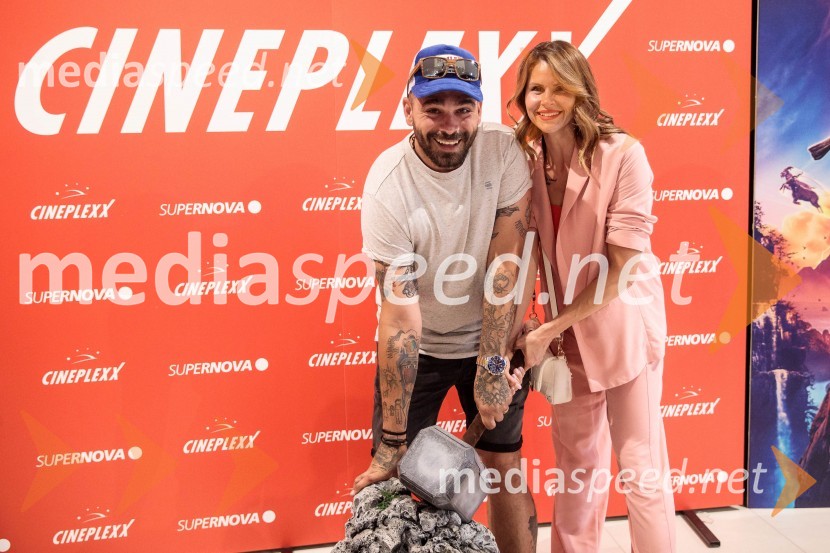  Jani Jugovic, Cool Fotr;  Teja  Jugovic, spletna vplivnica, Cool mamacitaVečer Superjunakov in premiera filma Thor: Ljubezen in grom v Cineplexxu