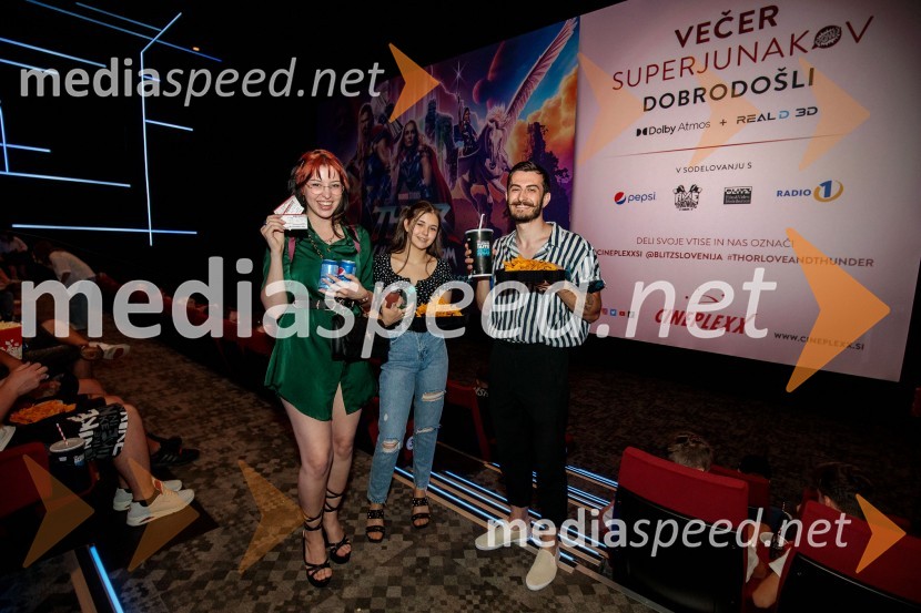  Kaja Kočevar, “Kaya Solo”;  ... ;  Žan Cehnar, modelVečer Superjunakov in premiera filma Thor: Ljubezen in grom v Cineplexxu