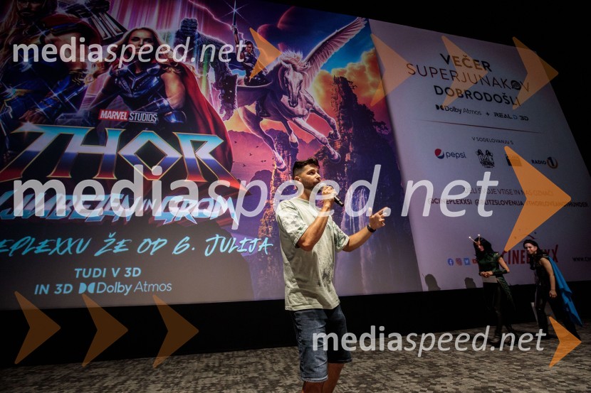  Uroš Bitenc, moderator, vplivnešVečer Superjunakov in premiera filma Thor: Ljubezen in grom v Cineplexxu