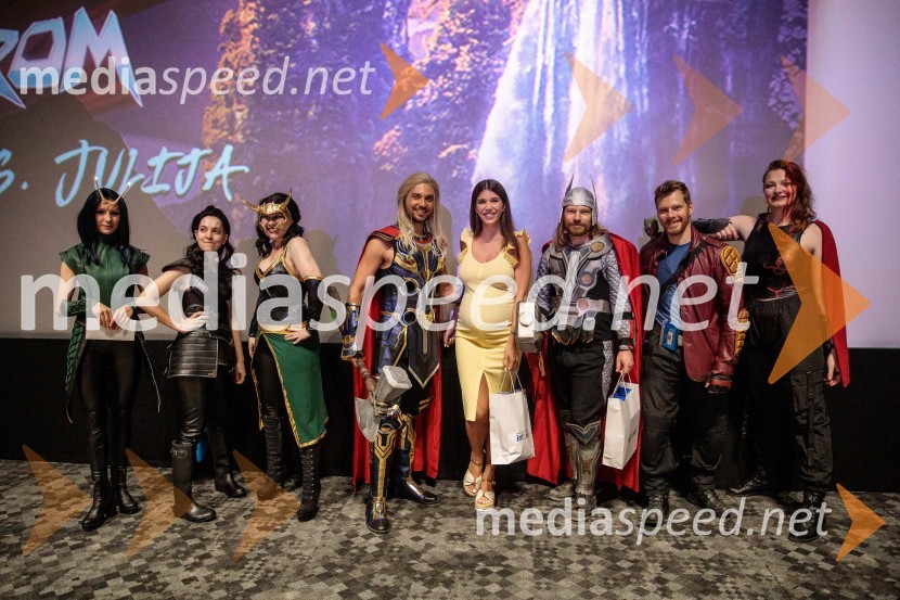  Klara Čotar, Black Tea Cosplay;  Pija Demšar;  Klara Krebs, NOX;  Matic Gaiser, Thor;  Ariana Hodžić, Miss turizma 2018;  Klemen Čotar;  Jurij K. Koya;  Lara MaylandVečer Superjunakov in premiera filma Thor: Ljubezen in grom v Cineplexxu