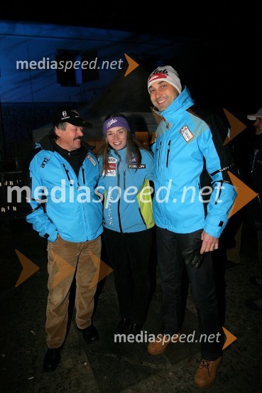 Drago Rataj, direktor Športnega centra Pohorje, Tina Maze, smučarka in zmagovalka veleslaloma za 45. Zlato lisico in Matjaž Kovačič, predsednik uprave Nove KBM ter predsednik organizacijskega odbora Zlate lisiceZlata Lisica, podelitev nagrad za veleslalom in žrebanje startnih številk za slalom