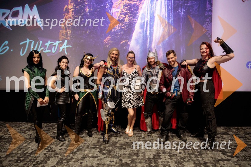  Klara Čotar, Black Tea Cosplay;  Pija Demšar;  Klara Krebs, NOX;  Matic Gaiser, Thor;  ... ;  Klemen Čotar;  Jurij K. Koya;  Lara MaylandVečer Superjunakov in premiera filma Thor: Ljubezen in grom v Cineplexxu
