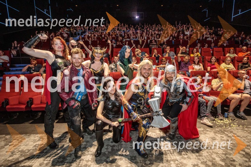  Lara Mayland;  Jurij K. Koya;  Klara Krebs, NOX;  Pija Demšar;  Klara Čotar, Black Tea Cosplay;  Matic Gaiser, Thor;  Klemen ČotarVečer Superjunakov in premiera filma Thor: Ljubezen in grom v Cineplexxu